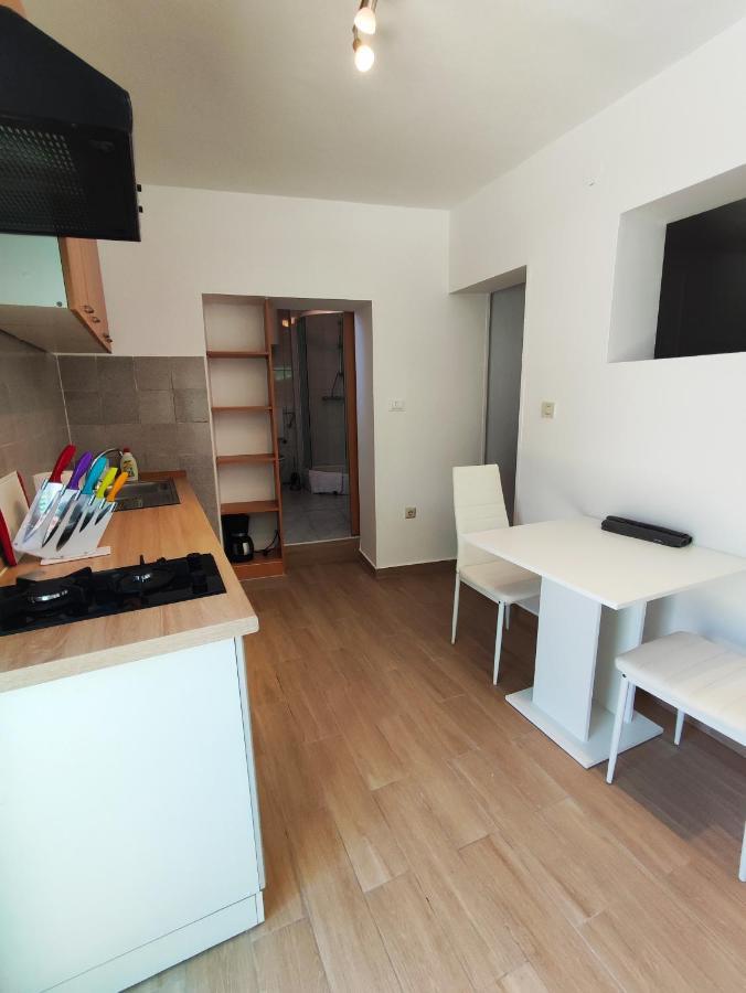 באסקה Apartment Batomalj מראה חיצוני תמונה